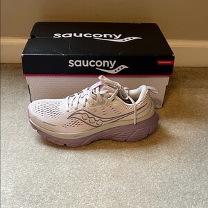 Saucony Women's Sneakers - Guide 18 - Size 8.5 - New in box